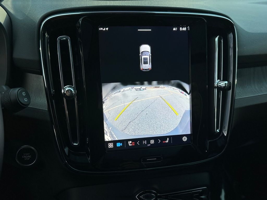 2025 Volvo XC40 B5 Core Volvo Certified