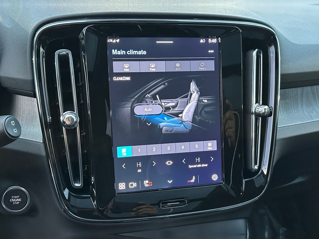 2025 Volvo XC40 B5 Core Volvo Certified