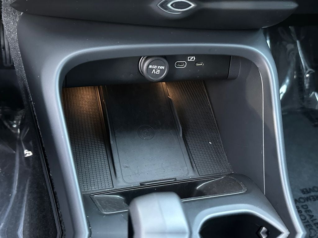 2025 Volvo XC40 B5 Core Volvo Certified
