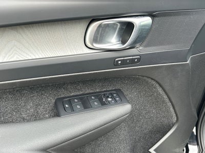 2025 Volvo XC40 B5 Core