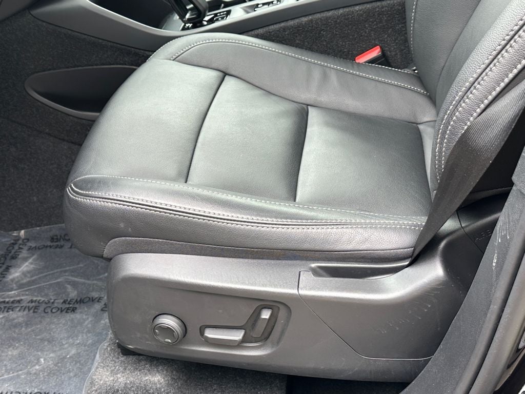 2025 Volvo XC40 B5 Core