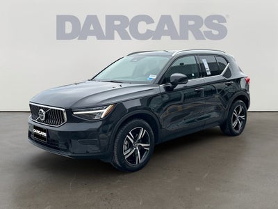2025 Volvo XC40 B5 Core