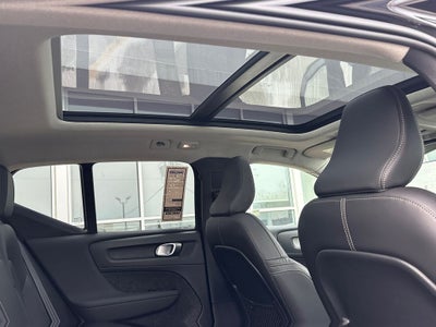 2025 Volvo XC40 B5 Core