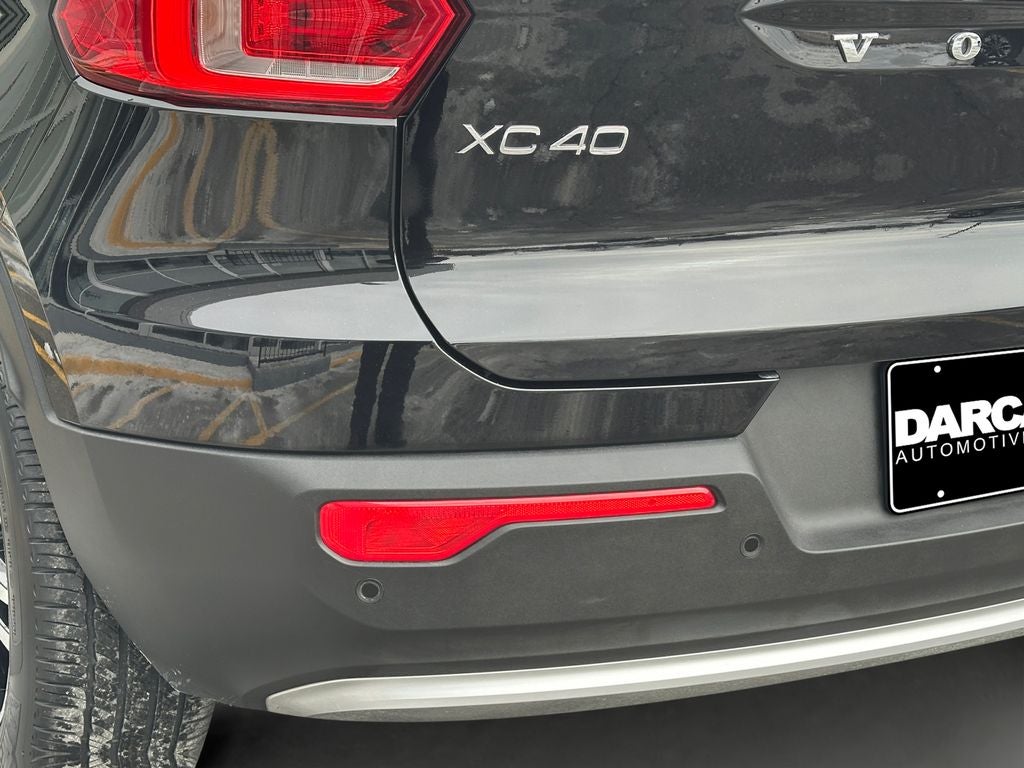 2025 Volvo XC40 B5 Core