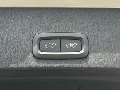 2025 Volvo XC40 B5 Core Volvo Certified