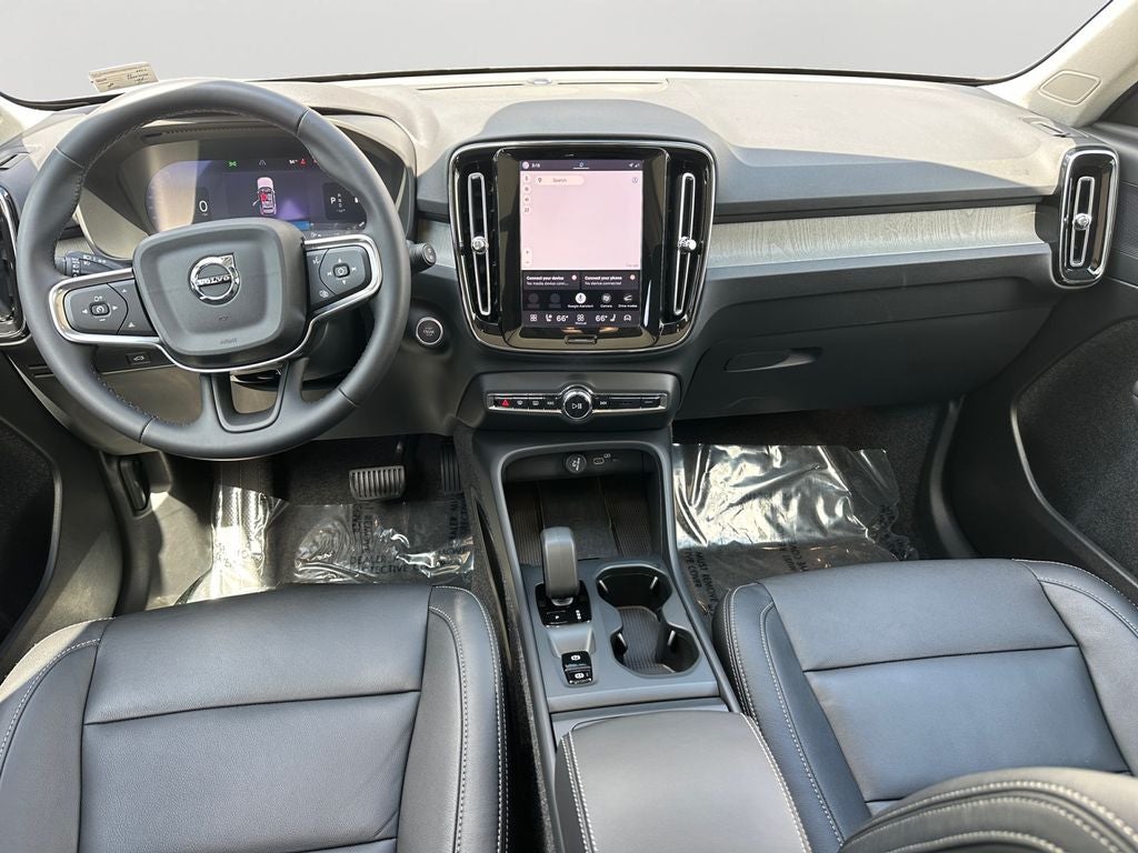 2025 Volvo XC40 B5 Core Volvo Certified