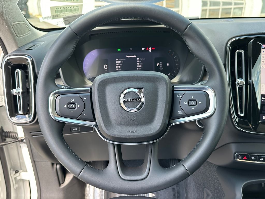2025 Volvo XC40 B5 Core Volvo Certified