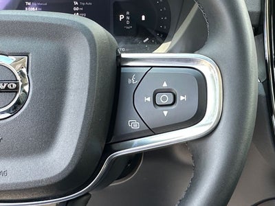 2025 Volvo XC40 B5 Core Volvo Certified