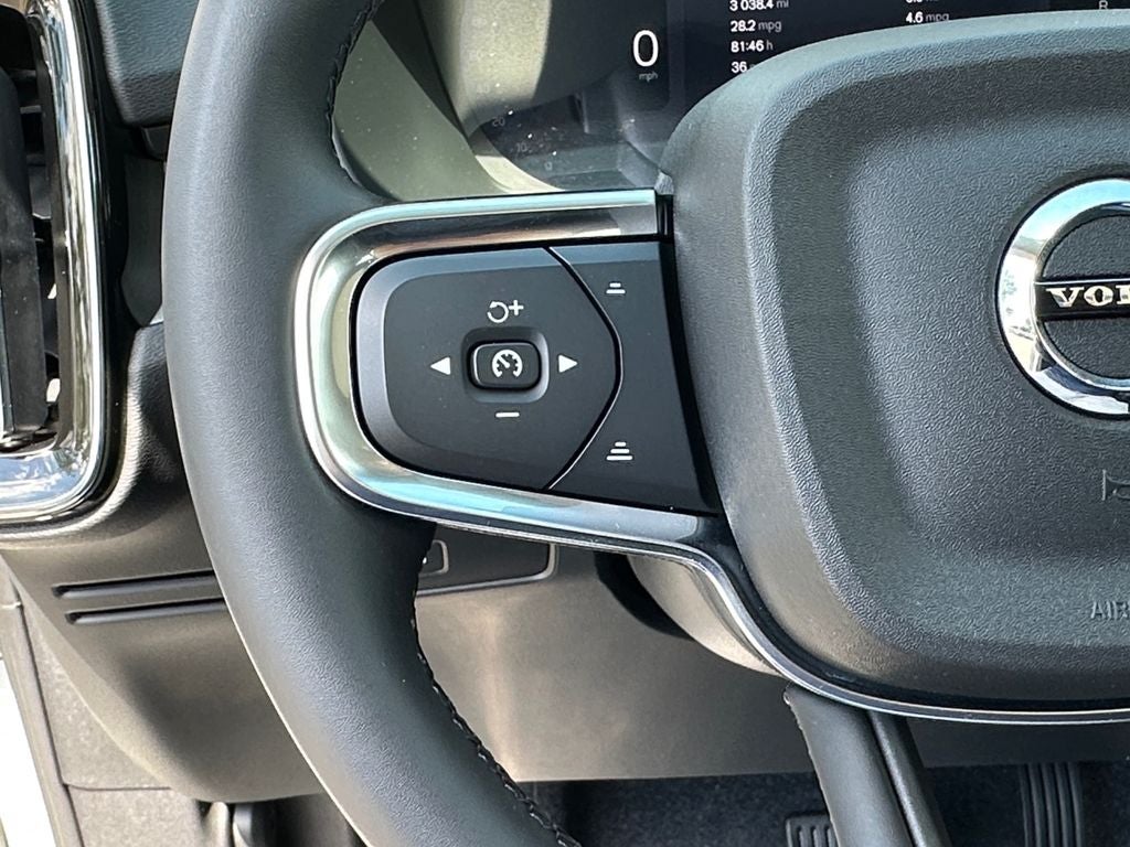 2025 Volvo XC40 B5 Core Volvo Certified