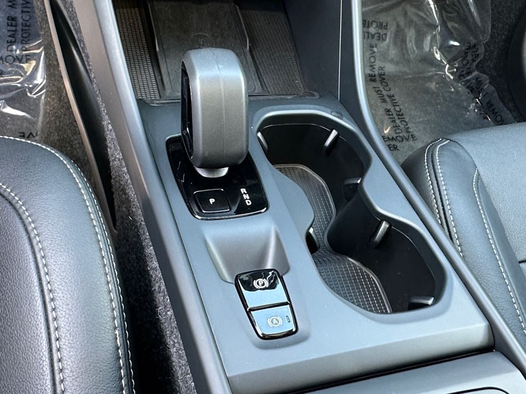 2025 Volvo XC40 B5 Core Volvo Certified