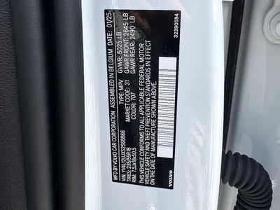 2025 Volvo XC40 B5 Core Volvo Certified