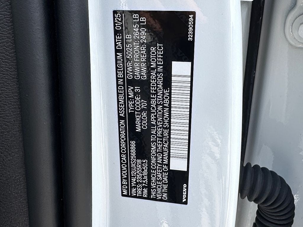 2025 Volvo XC40 B5 Core Volvo Certified