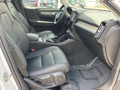 2025 Volvo XC40 B5 Core Volvo Certified