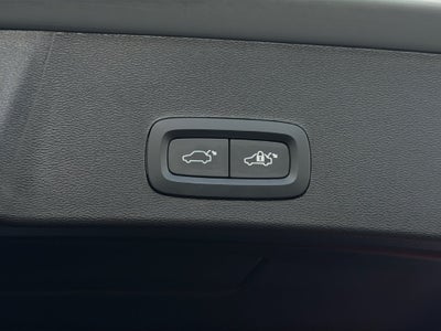 2024 Volvo XC40 B5 Core Volvo Certified