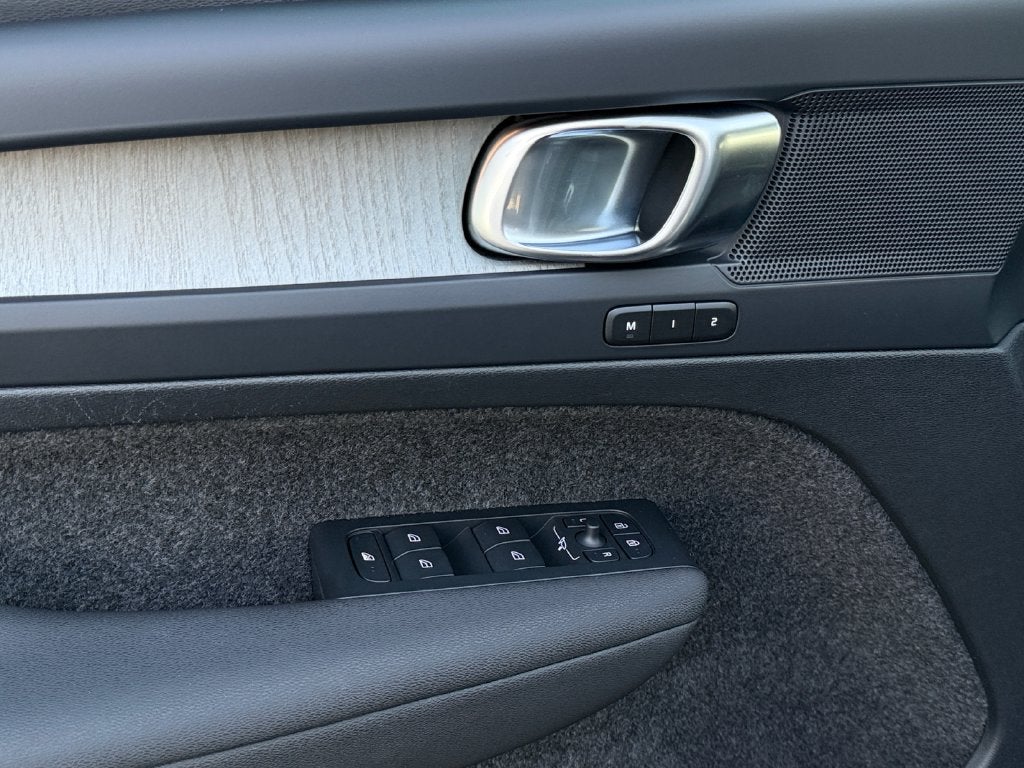 2024 Volvo XC40 B5 Core Volvo Certified