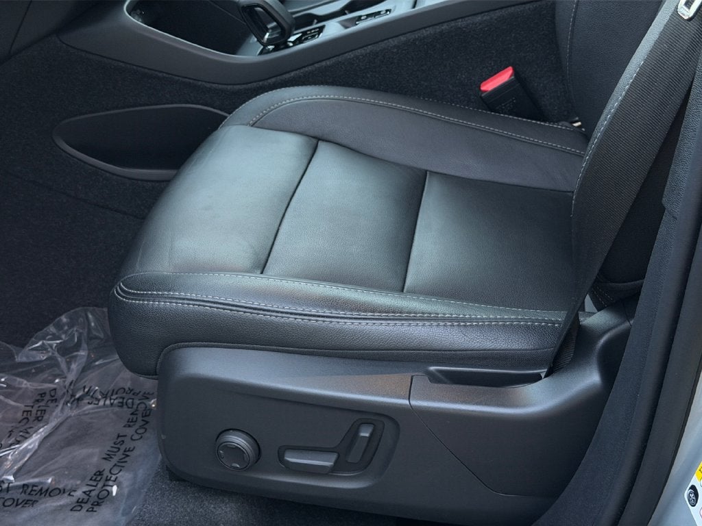 2024 Volvo XC40 B5 Core Volvo Certified