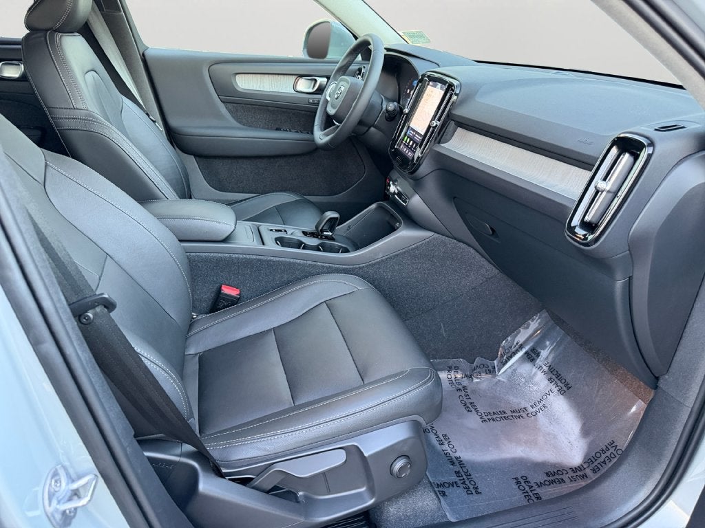 2024 Volvo XC40 B5 Core Volvo Certified