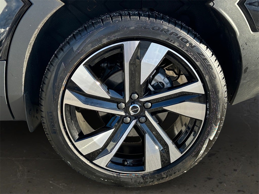 2025 Volvo XC40 B5 Ultra Dark Theme Volvo Certified Pre-Owned