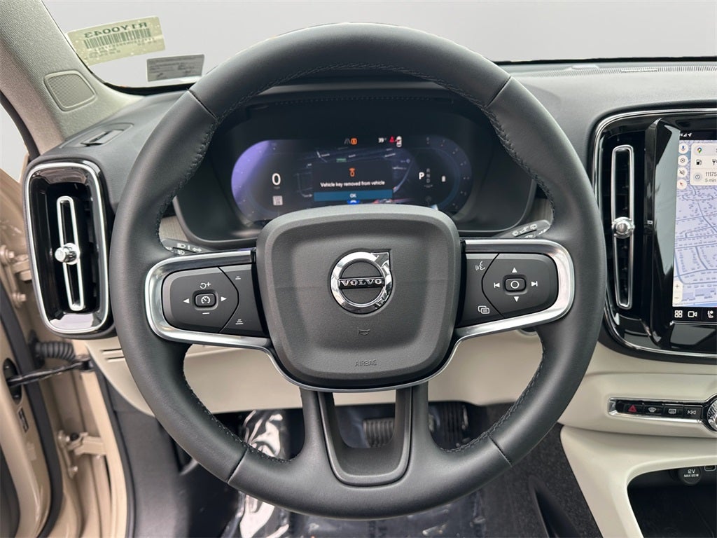 2025 Volvo XC40 B5 Ultra Dark Theme