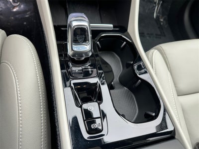 2025 Volvo XC40 B5 Ultra Dark Theme