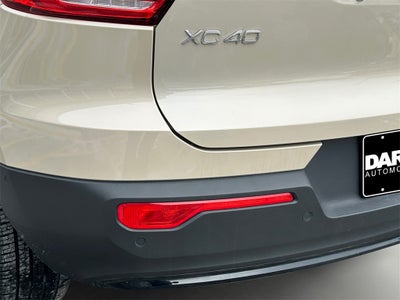 2025 Volvo XC40 B5 Ultra Dark Theme