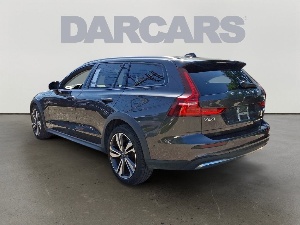 2025 Volvo V60 Cross Country B5 Plus