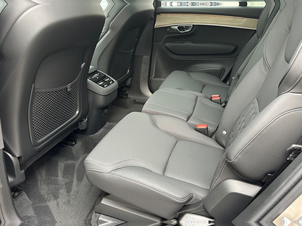 2026 Volvo XC90 B5 Plus