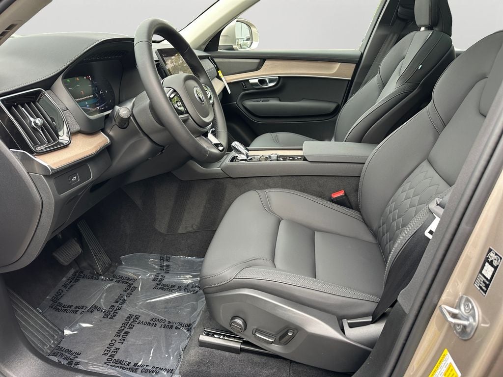 2026 Volvo XC90 B5 Plus