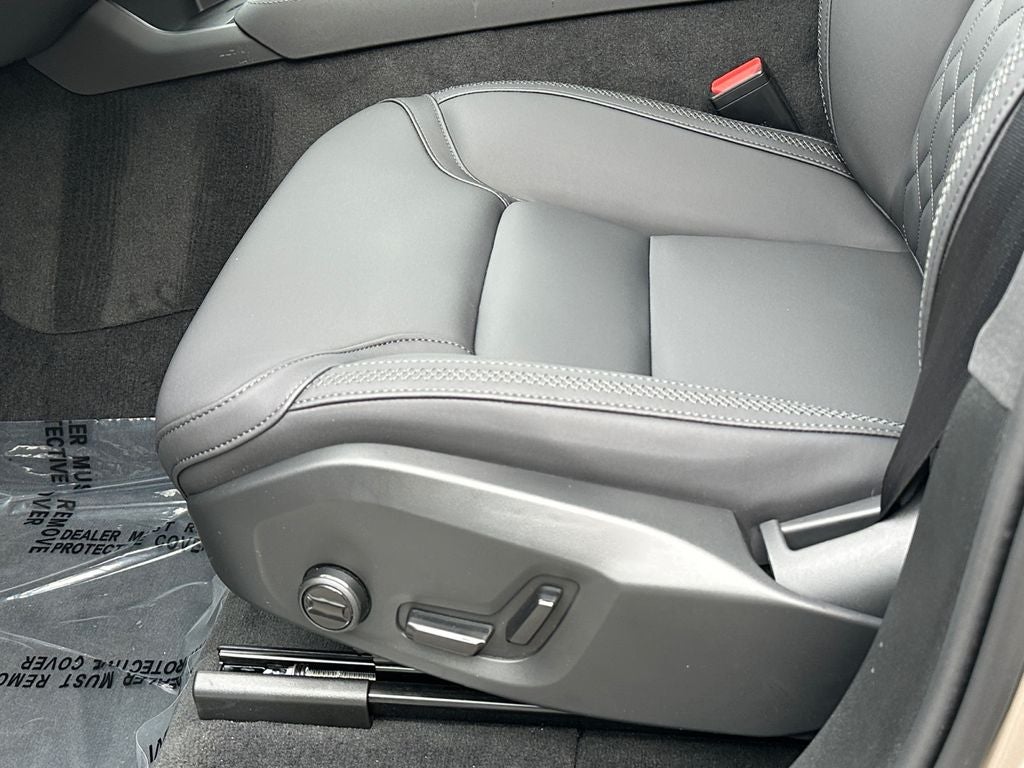 2026 Volvo XC90 B5 Plus