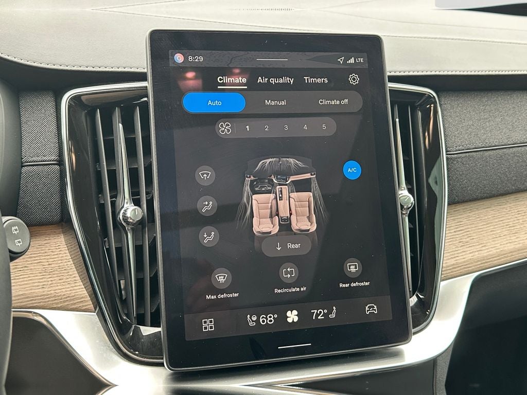 2026 Volvo XC90 B5 Plus