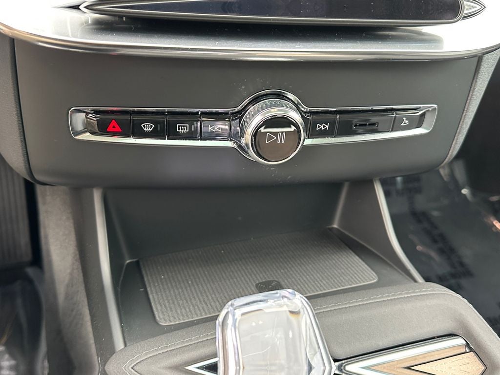 2026 Volvo XC90 B5 Plus