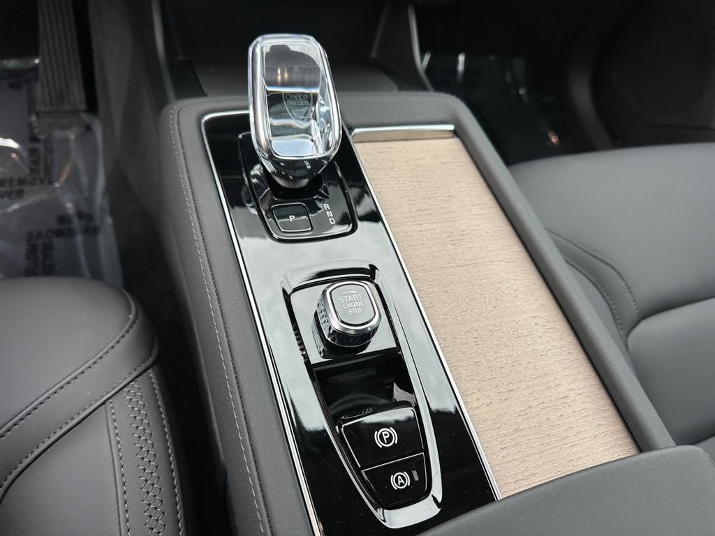 2026 Volvo XC90 B5 Plus