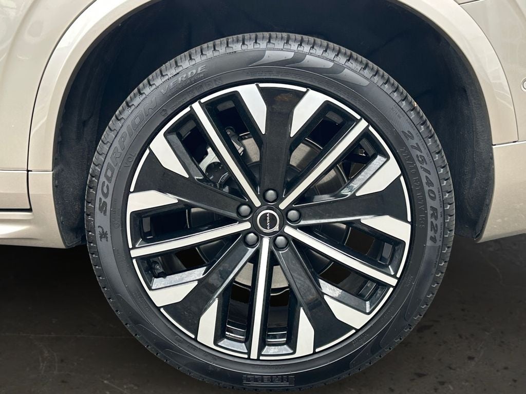2026 Volvo XC90 B5 Plus