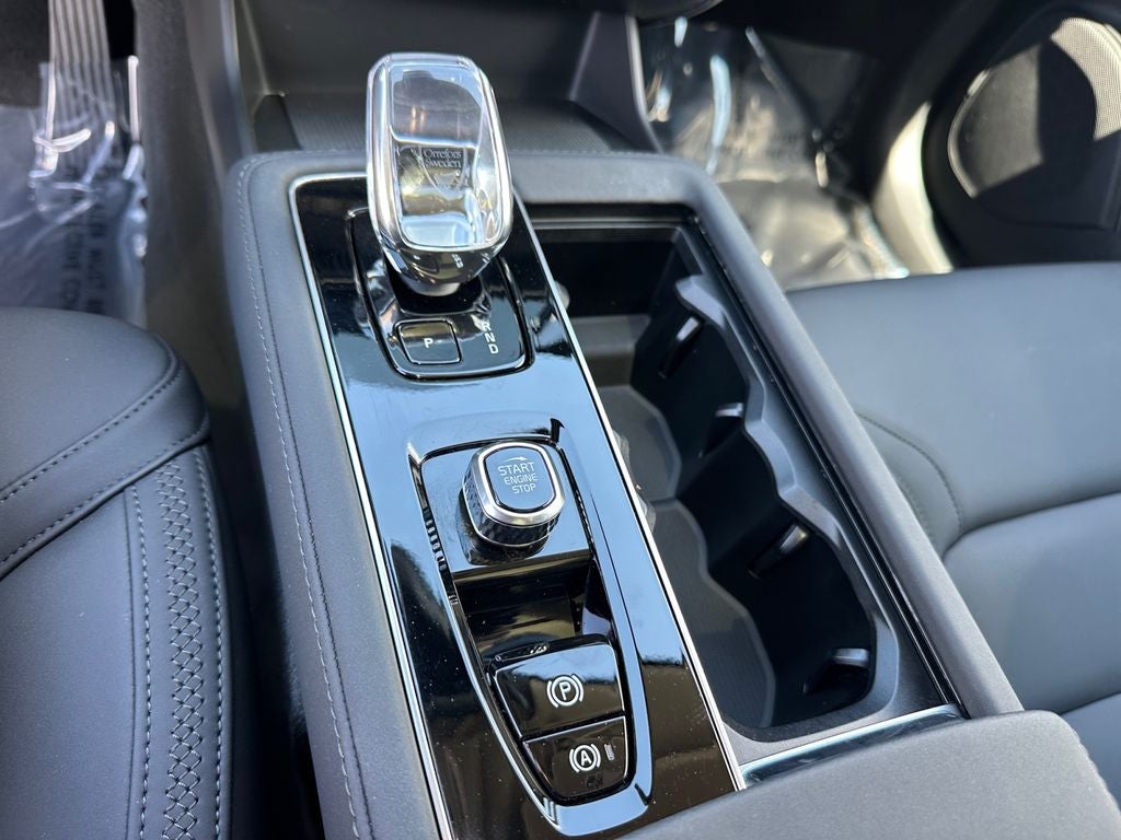 2026 Volvo XC90 B5 Plus