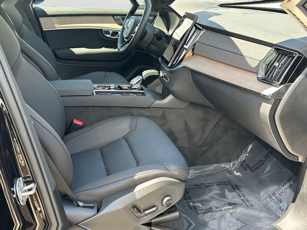 2026 Volvo XC90 B5 Plus