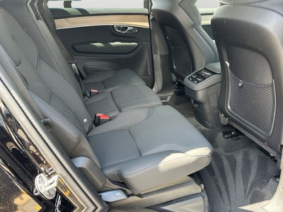 2026 Volvo XC90 B5 Plus