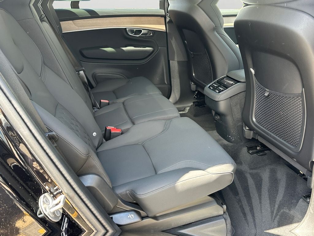 2026 Volvo XC90 B5 Plus