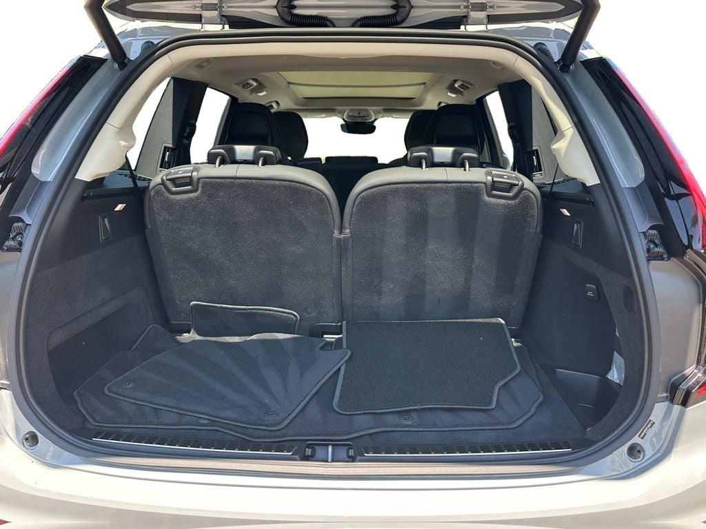 2026 Volvo XC90 B5 Plus