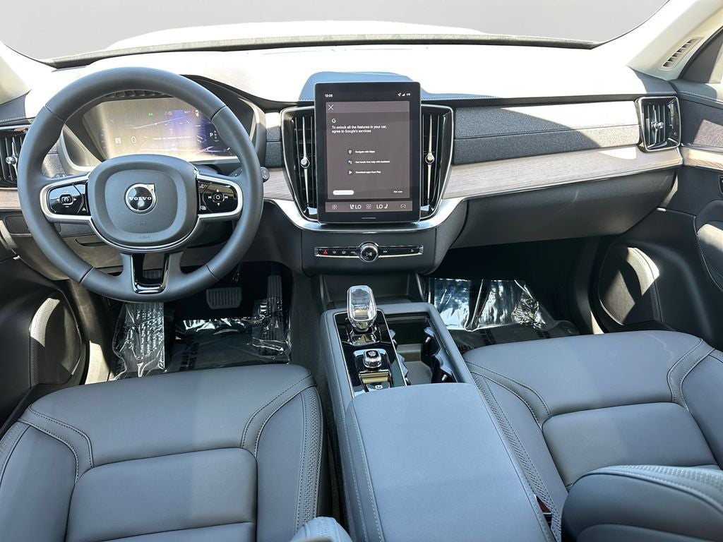 2026 Volvo XC90 B5 Plus