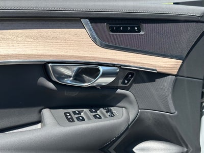 2026 Volvo XC90 B5 Plus