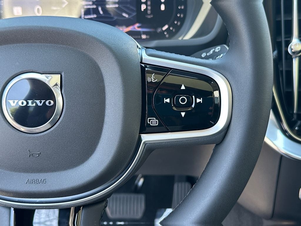 2026 Volvo XC90 B5 Plus