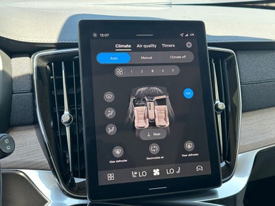 2026 Volvo XC90 B5 Plus