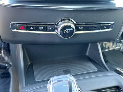 2026 Volvo XC90 B5 Plus