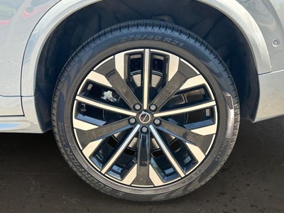 2026 Volvo XC90 B5 Plus
