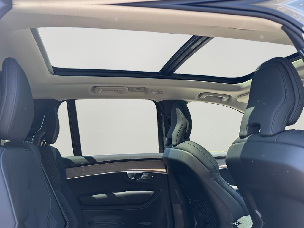2026 Volvo XC90 B5 Plus