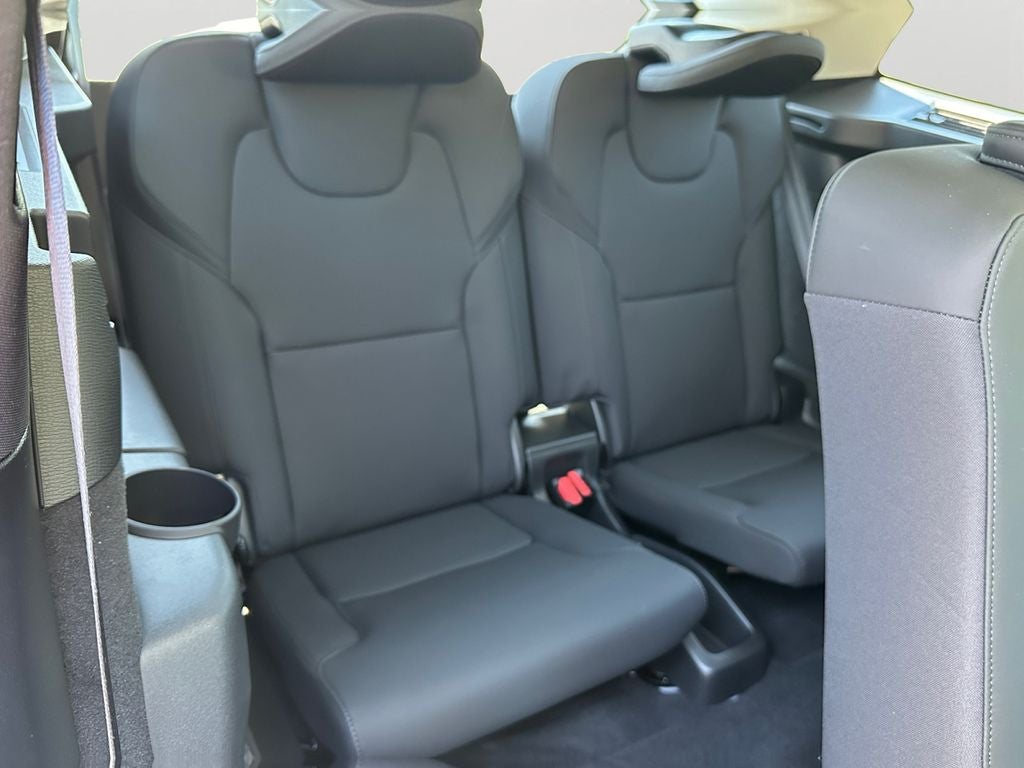 2026 Volvo XC90 B5 Plus