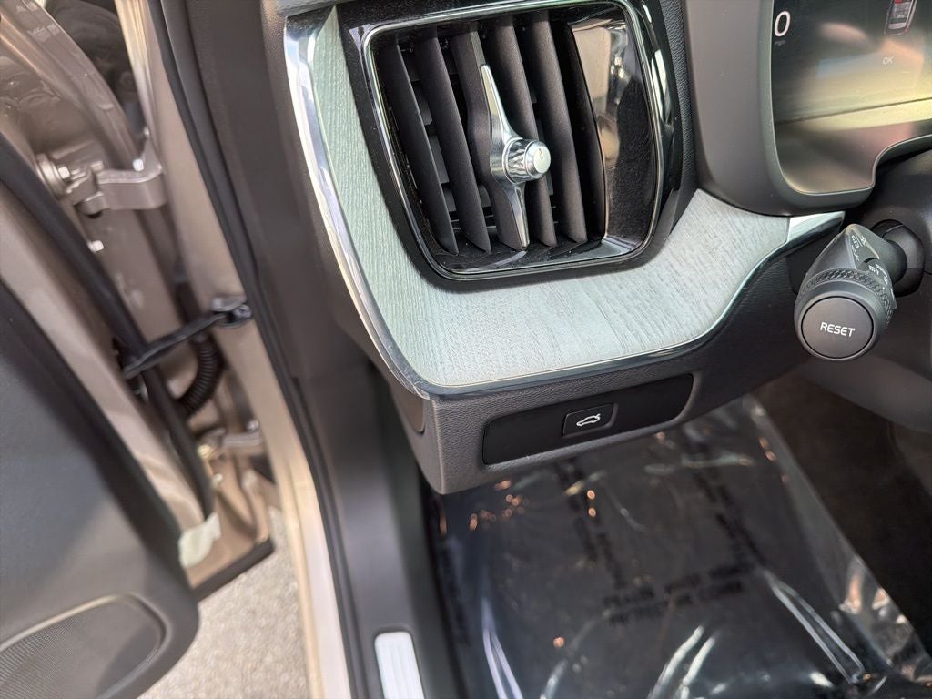 2025 Volvo XC60 B5 Plus Volvo Certified