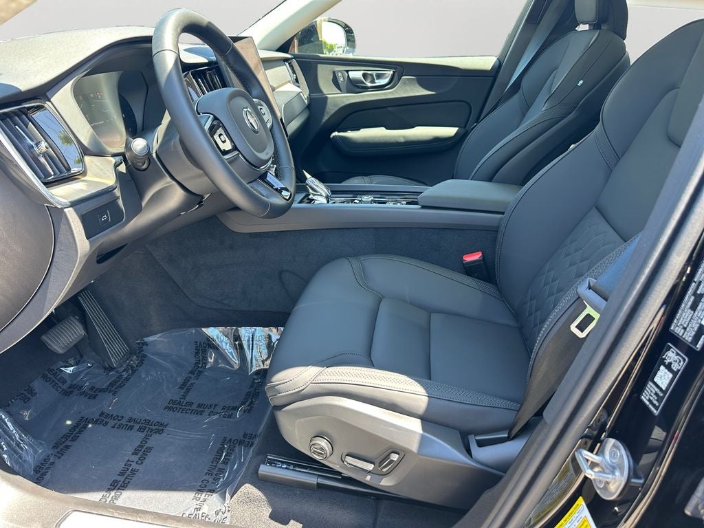 2026 Volvo XC60 B5 Plus