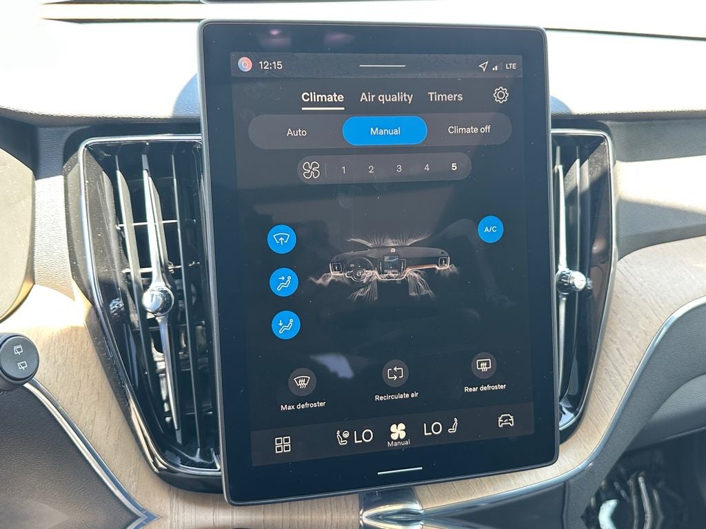 2026 Volvo XC60 B5 Plus