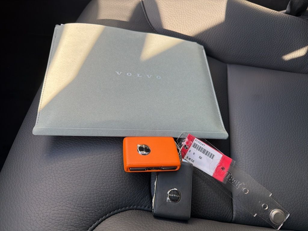 2025 Volvo XC60 B5 Plus Volvo Certified